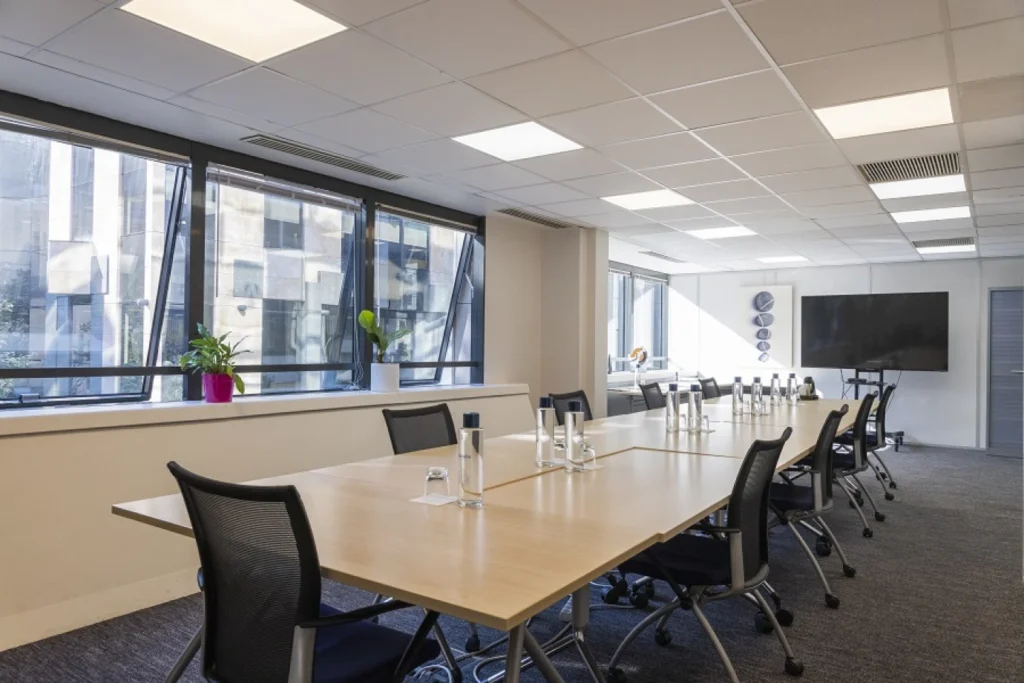 Équipement salle de réunion au Maroc
